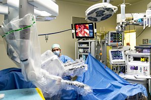 Nemocnice, operace, robotická operace, chirurgický zákrok - ilustrační foto.