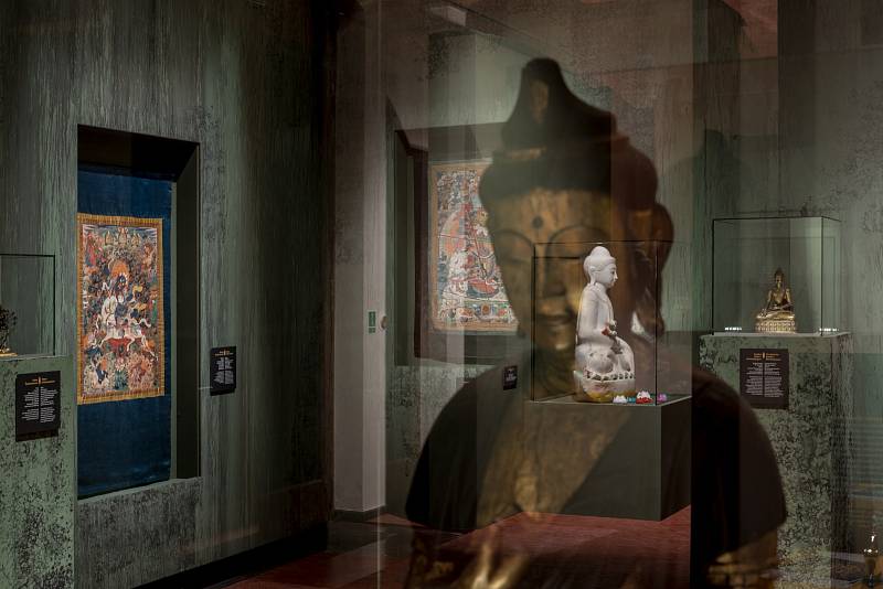 Ve Valdštejnské jízdárně si můžete prohlédnout výstavu Buddha zblízka.