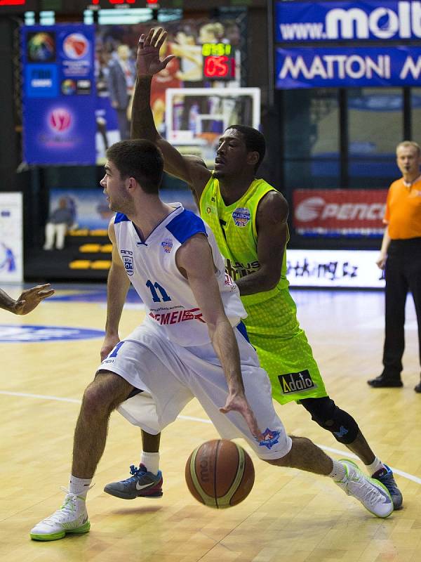 Basketbalisté USK podlehli Levicím 65:70.