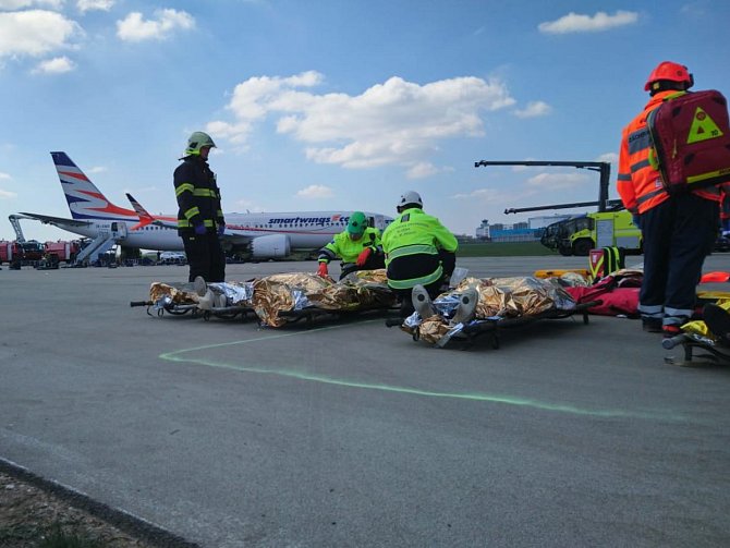 Na Letišti Václava Havla Praha proběhlo pohotovostní cvičení letecké nehody.