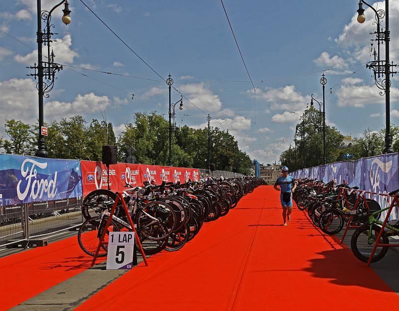 Třetí ročník triatlonového závodu Challenge Prague.