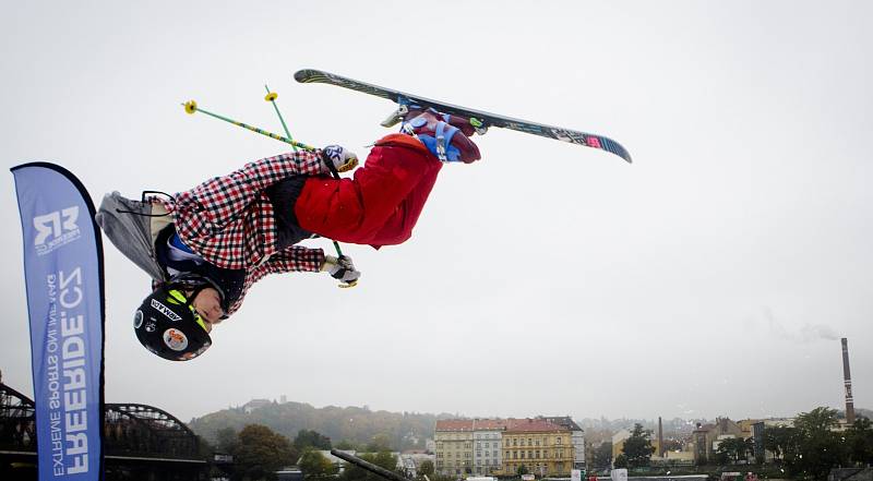 Třetí ročník festivalu zimních radovánek Aprés Ski proběhl 12. října na pražském Rašínově nábřeží.