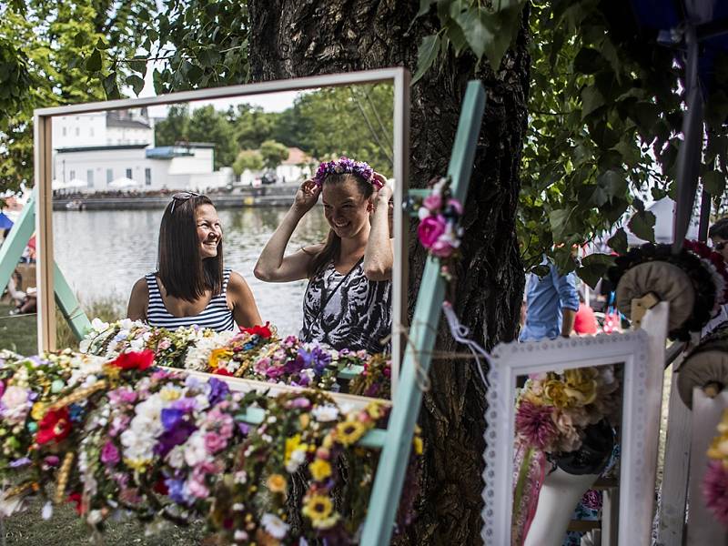 Dyzajn market festival probíhal 1. srpna na pražském Střeleckém ostrově.