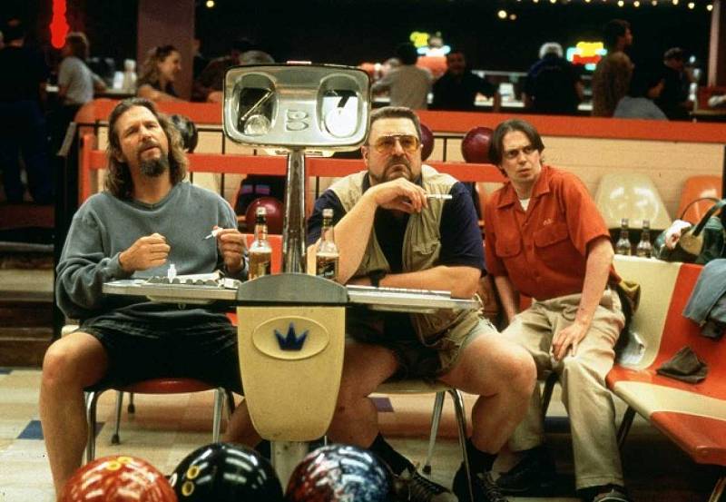 Autokino Strahov jede po celý víkend. V sobotu uvádí legendární americkou komedii Big Lebowski.