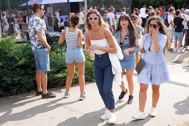 V areálu sportoviště Pražačka se konal basketbalový turnaj Red Bull Half Court 3x3.