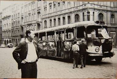 Fotografie z příjezdu okupačních vojsk v srpnu 1968 do Prahy. Snímky byly nalezeny ve Státním okresním archivu v Lounech.