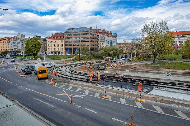 Rekonstrukce tramvajové trati a prodloužení kolejí až ke stanici metra Pankrác.