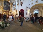 V kostele Maltézských rytířů Panny Marie pod řetězem bude vystavena rakev se zesnulým politikem a hradním kancléřem Karlem Schwarzenbergem, který zemřel 12. listopadu ve věku 85 let.