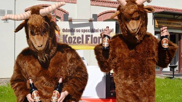 Sobotní křest na ploše před vstupem do velkopopovického pivovaru znamenal narození piva Kozel Florián.