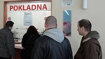 Výměna řidičských průkazů na Magistrátu ve Škodově paláci 30. prosince.