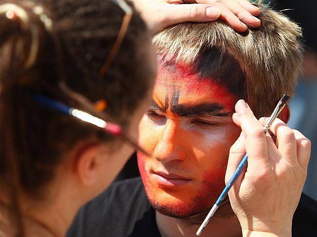 Pokus o rekord v malování na obličej se konal ve středu 20. dubna na Staroměstském náměstí v Praze. 