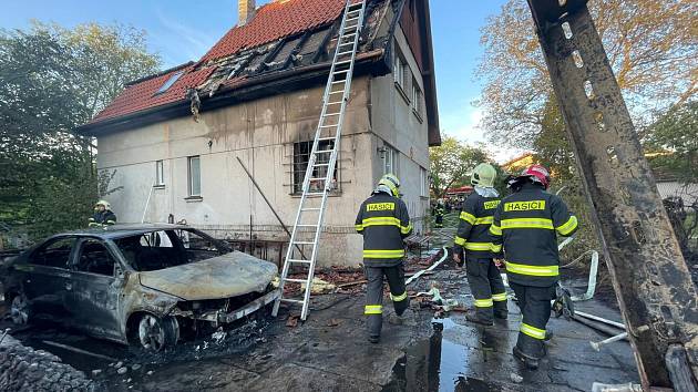 Z požáru v Ohrobci 14. května 2022.