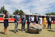 Ze slavnostního zahájení stavby tramvajové tratě Divoká Šárka - Dědinská v Praze 6.