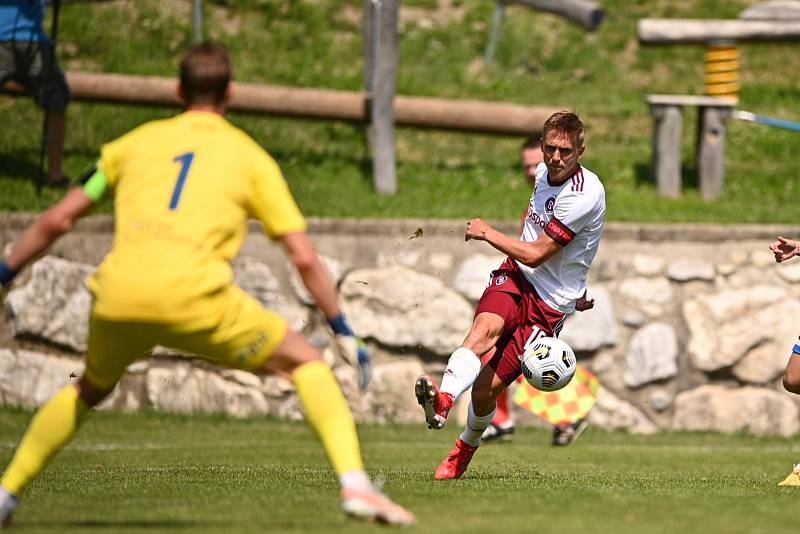 Sparťané v generálce remizovali s Dynamem Moskva 2:2. Její góly stříleli Hložek s Polidarem.