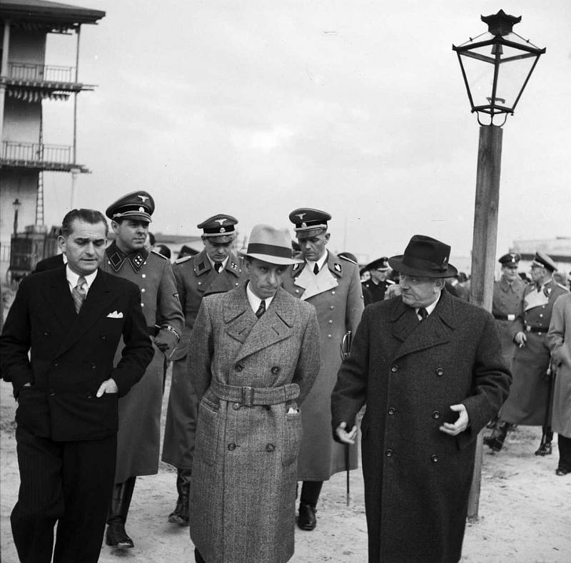 Goebbels – Barrandovská studia se za války dostala do spárů nacistické propagandy. Kvůli tomu je přijel navštívit dokonce Říšský ministr lidové osvěty a propagandy Joseph Goebbels.