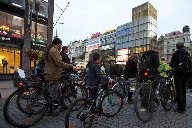 Protest cyklistů v centru Prahy. 