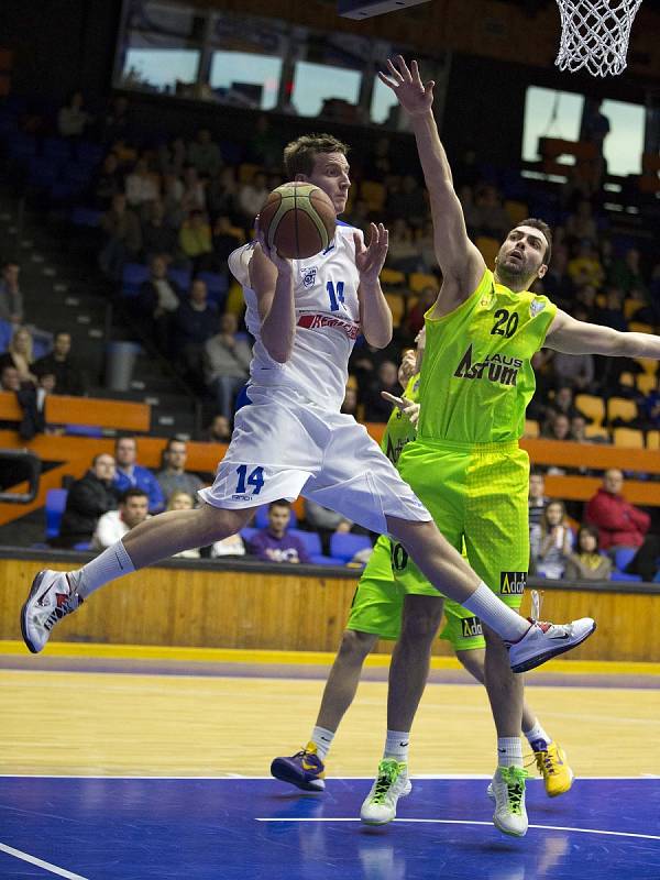 Basketbalisté USK podlehli Levicím 65:70.