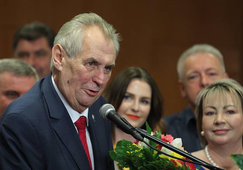 Štáb prezidenta Miloše Zemana v Top hotelu Praha. Prezident Miloš Zeman obhájil.