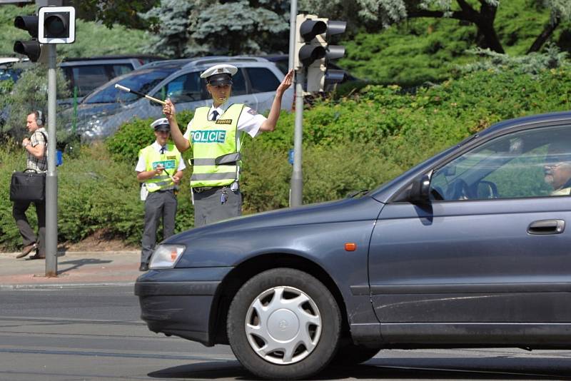 Pražská policie uspořádala ve středu 18. června 2014 již 15. ročník soutěže dopravních policistů v řízení křižovatek „O nejlepšího regulovčíka Krajského ředitelství policie hlavního města Prahy“.