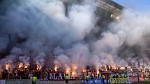 Fanoušci Slavie umí vytvořit bouřlivou atmosféru, ale také svému klubu zařídit statisícové pokuty za výtržnosti.
