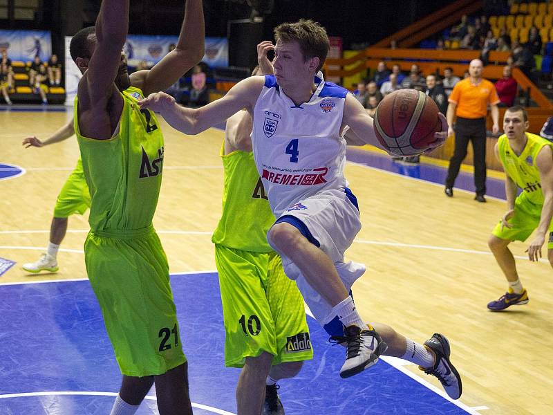 Basketbalisté USK podlehli Levicím 65:70.