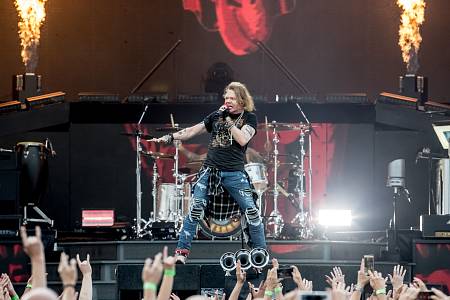 Fotogalerie: Americká hudební skupina Guns N' Roses v Praze - Pražský deník
