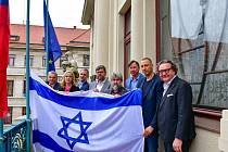 Vyvěšení vlajky Izraele na budovu Nové radnice.