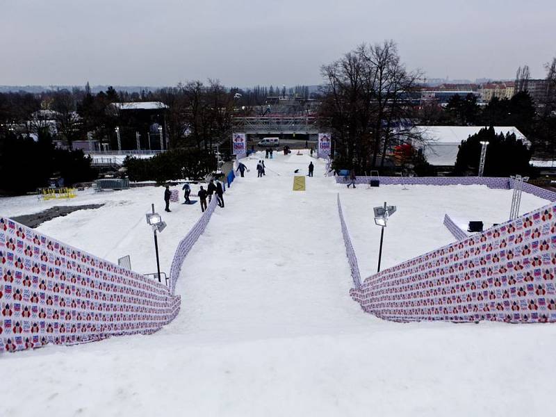 Poslední přípravy před otevřením Olympijského parku na pražské Letné 5. ledna.