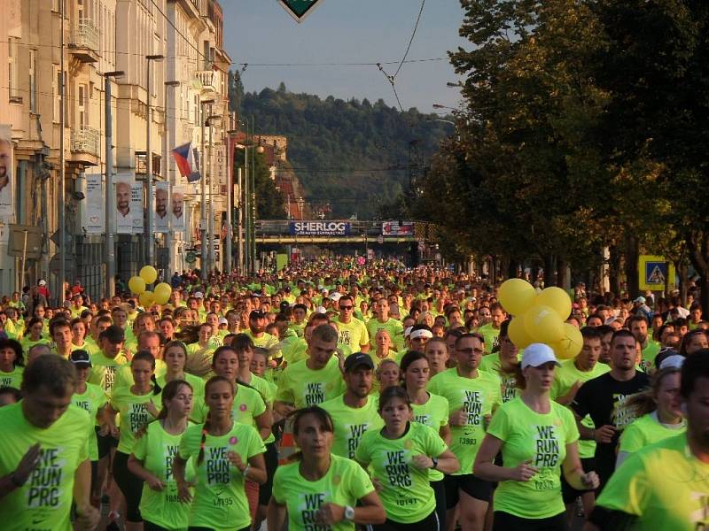 V sobotu večer se v Praze uskutečnil 4. ročník běžeckého závodu WE RUN PRAGUE