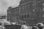 Střelbou poškozené Národní muzeum, 21. srpen 1968.