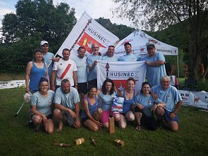 Parta Husinec Kubb se zapsala do České knihy rekordů, sportovní disciplínu kubb hrála nonstop 24 hodin.