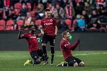 Zápas 28. kola Fortuna ligy mezi Sparta Praha a Slavia Praha, hraný 14. dubna v Praze v Sinobo stadium. Srdan Plavšič ze Sparty se raduje z golu