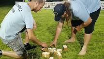 Parta Husinec Kubb se zapsala do České knihy rekordů, sportovní disciplínu "kubb" hrála nonstop 24 hodin.