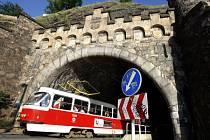 Vyšehradský tunel si na své uzavření počká. Odklon dopravy do okolních ulic by neúměrně zatížil život lidí. 