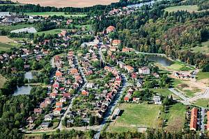 Vrchotovy Janovice lákají na Nádherný festival.