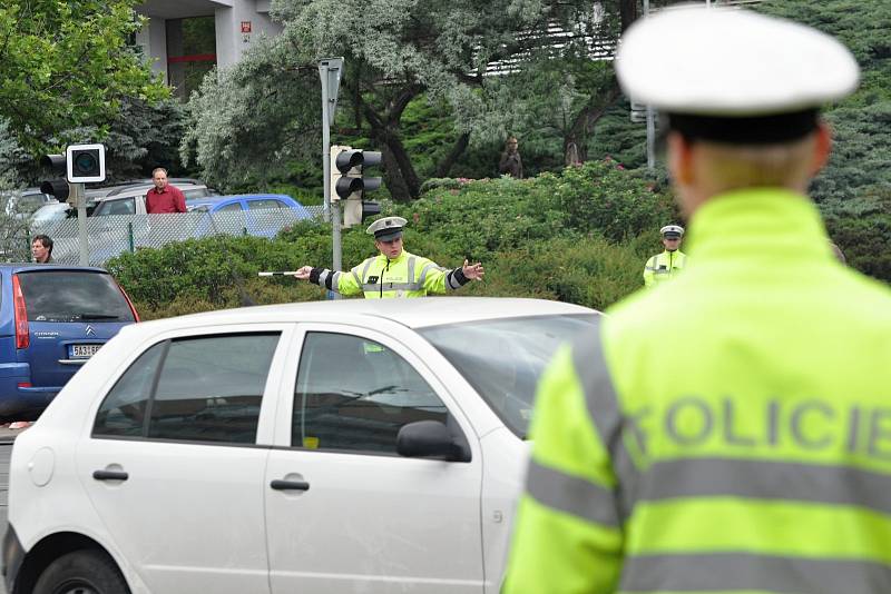 Klání policistů soutěžících o nejlepšího regulovčíka.