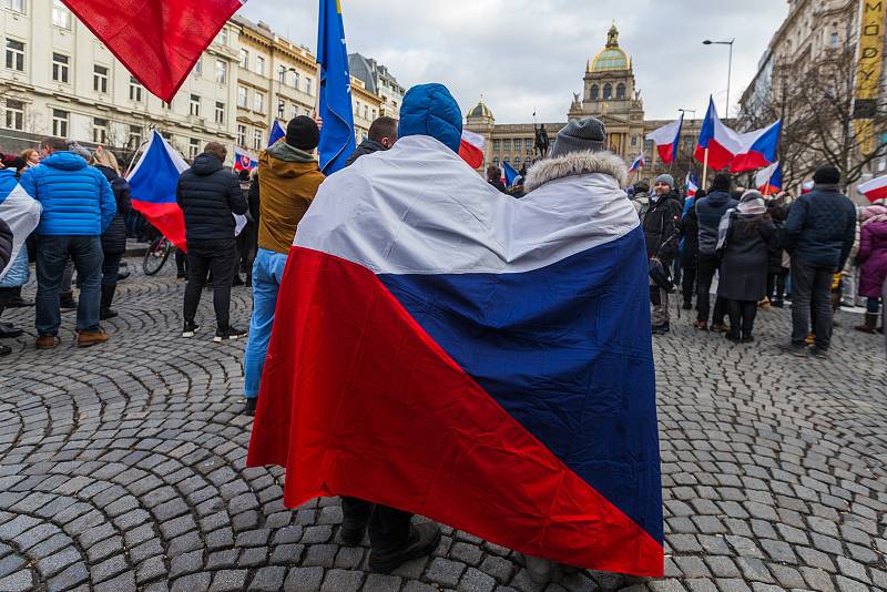 Demonstrace Za svobodu a občanská práva, proti povinnému tečkování a třídění občanů do více kategorií v Praze 30. ledna 2022.