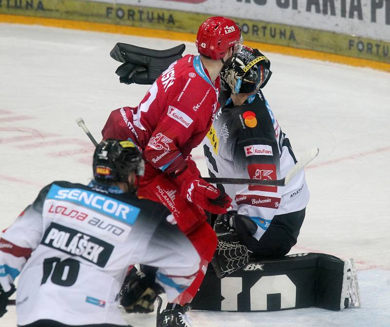 Sparta prohrála s Třincem páté čtvrtfinále 0:3 a je krok od konce sezony. Třinec bude doma útočit na postup