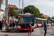 Kvůli opravě trati je přerušen provoz metra na lince C mezi stanicemi Pražského povstání a Muzeum. Byla zavedena náhradní autobusová doprava.
