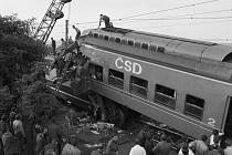 Tragická událost. 21. září 1965 narazil do osobního vlaku stojícího na zastávce Praha Hloubětín nákladní vlak jedoucí plnou rychlostí, který předtím projel na červenou. Z trosek vlaku bylo vytaženo 14 mrtvých a dalších 66 zraněných lidí.