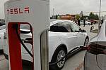 Otevření nové dobíjecí stanice Tesla Supercharger ve Vestci u Prahy.