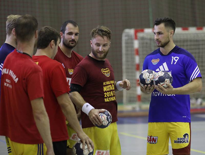 Trénink HC Dukla Praha házená.