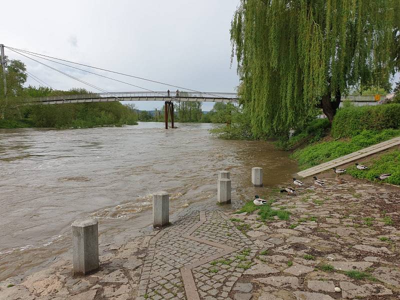 Vltava v Praze zůstává na prvním povodňovém stupni.