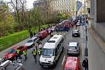 Demonstrace za Kliniku. 