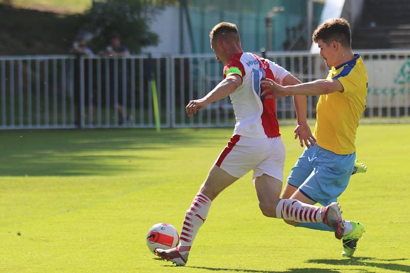 Rezerva Slavie vyhrála předehrávku 30. kola na hřišti rakovnického SK 2:0.