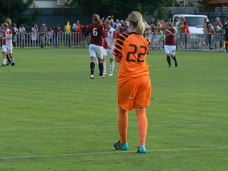 Sparťanky slaví double, lépe zvládly penalty.