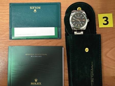 Pražský deník | Pašované náramkové hodinky značky Rolex | fotogalerie
