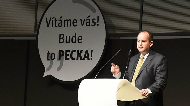 Ze setkání představitelů středočeských měst a obcí s vedením krajského úřadu v hotelu Clarion v pražských Vysočanech. Na snímku radní pro oblast veřejné dopravy Petr Borecký (STAN).