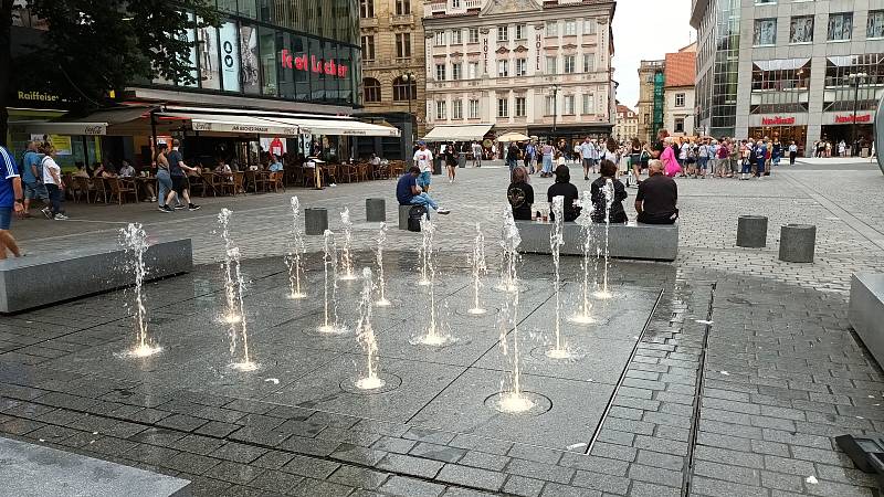 Dolní část Václavského náměstí prochází revitalizací.