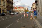 Uzavřená část ulice Prvního pluku mezi Křižíkovou a vjezdem do ÚAN Florenc.